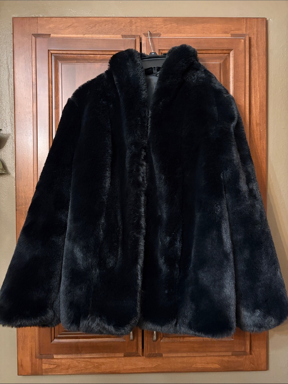 T Tahari Plush Faux Fur Coat-Black size M front pockets, 3 eye hooks and collar - Picture 1 of 9